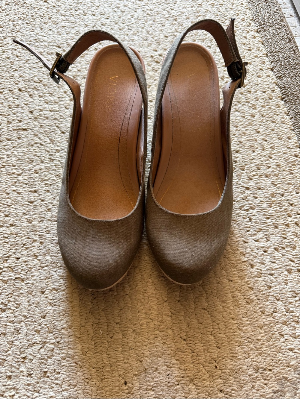 Vionic Olive Closed-Toe Slingback Espadrille Wedges